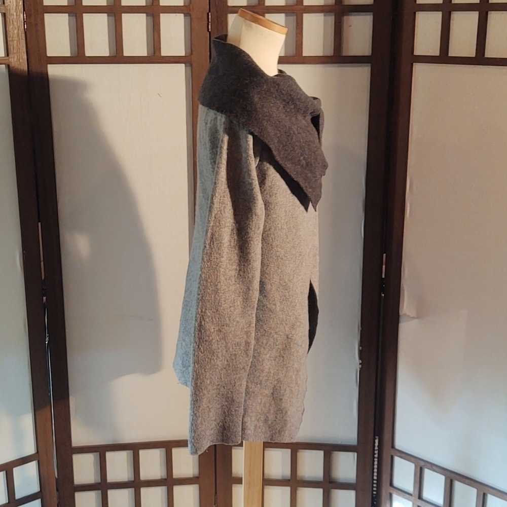 Chiarmante Wool Blend Gray Asymmetrical Cardigan Sz M - Picture 8 of 11